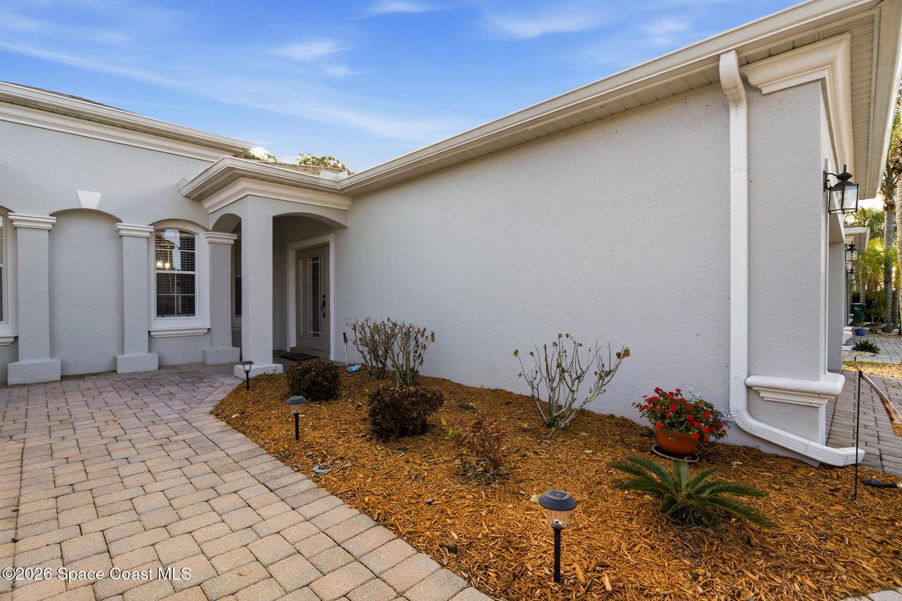 https://bt-photos.global.ssl.fastly.net/spacecoast/1280_boomver_1_1069851-2.jpg