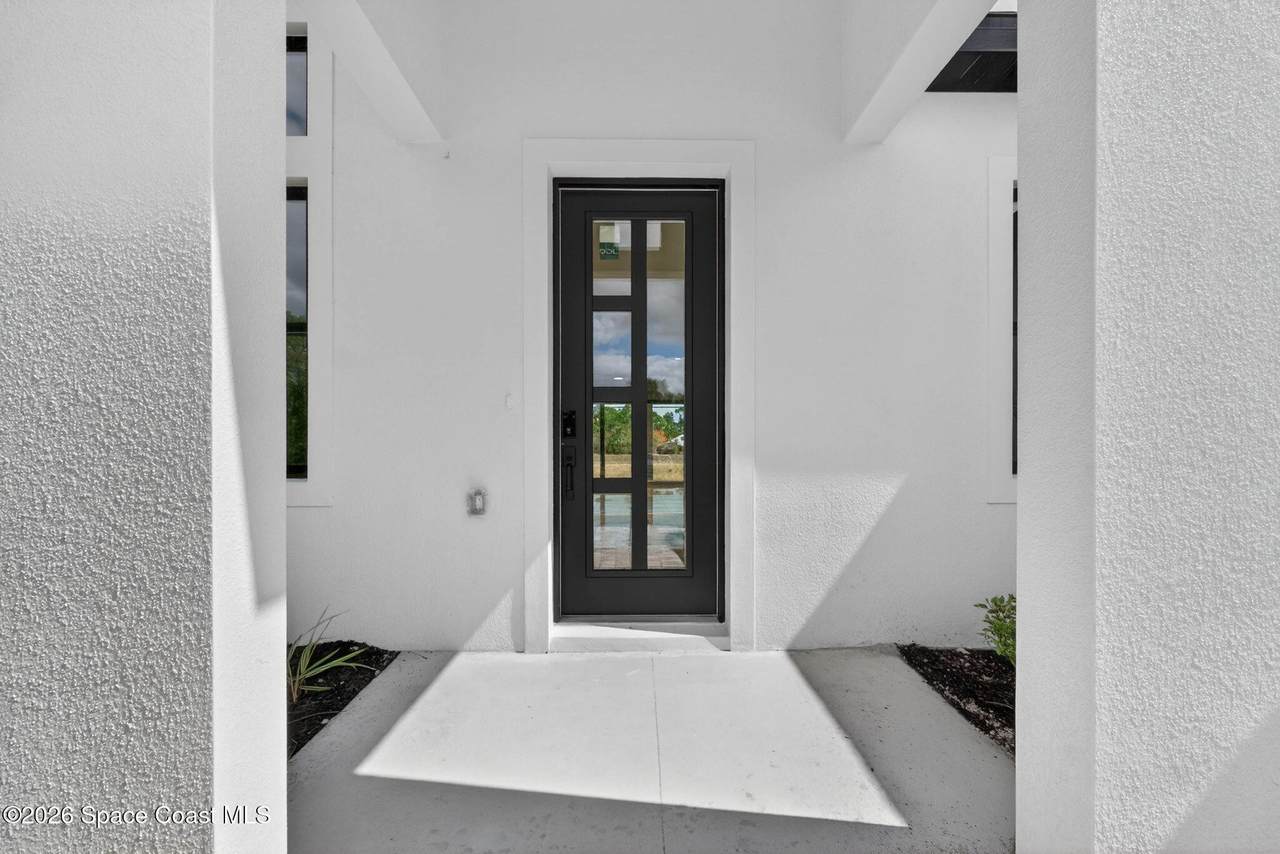 https://bt-photos.global.ssl.fastly.net/spacecoast/1280_boomver_1_1069945-2.jpg