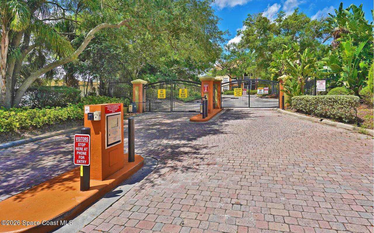 https://bt-photos.global.ssl.fastly.net/spacecoast/1280_boomver_1_1070221-2.jpg
