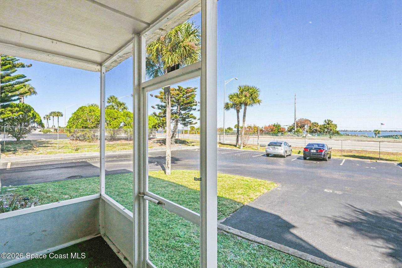 https://bt-photos.global.ssl.fastly.net/spacecoast/1280_boomver_1_1070307-2.jpg