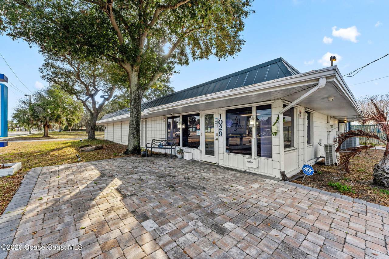 https://bt-photos.global.ssl.fastly.net/spacecoast/1280_boomver_1_1070626-2.jpg