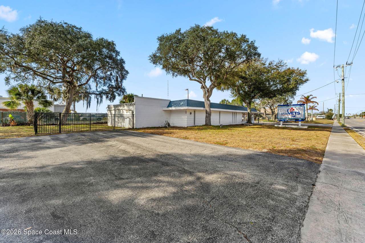 https://bt-photos.global.ssl.fastly.net/spacecoast/1280_boomver_1_1070626-2.jpg