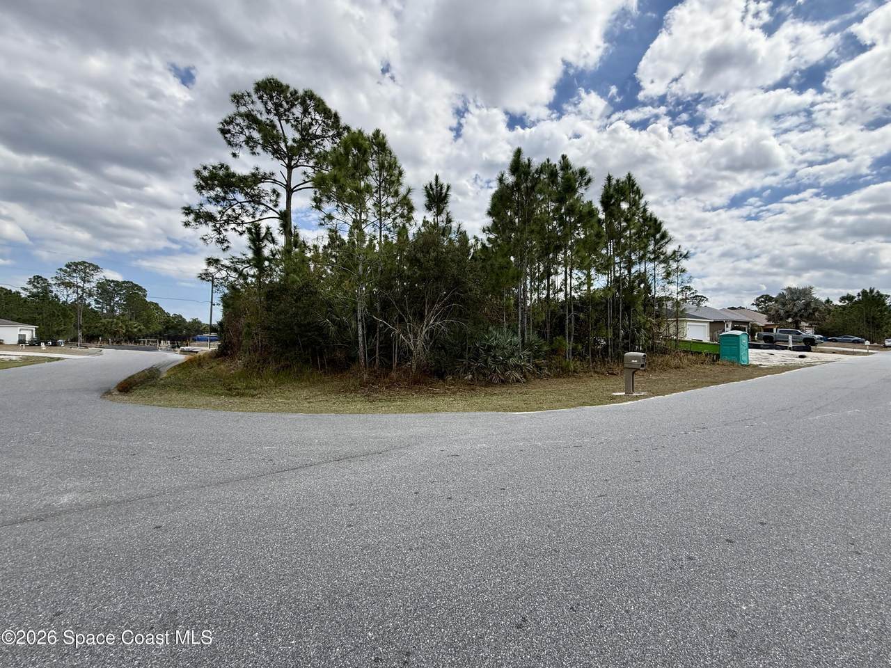 2851 Fountainbleau Avenue - Photo 1