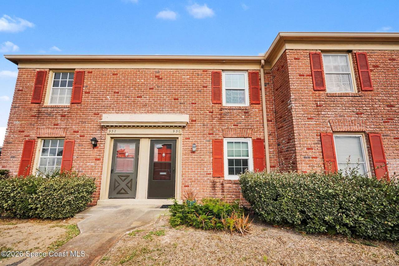 930 Colonial Court - Photo 1
