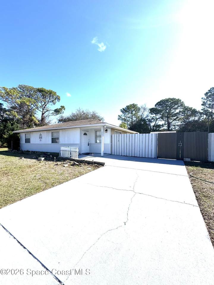 885 Taluga Avenue - Photo 1