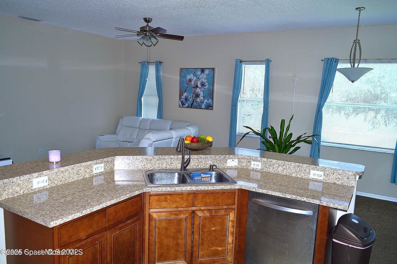 https://bt-photos.global.ssl.fastly.net/spacecoast/1280_boomver_1_1070891-2.jpg