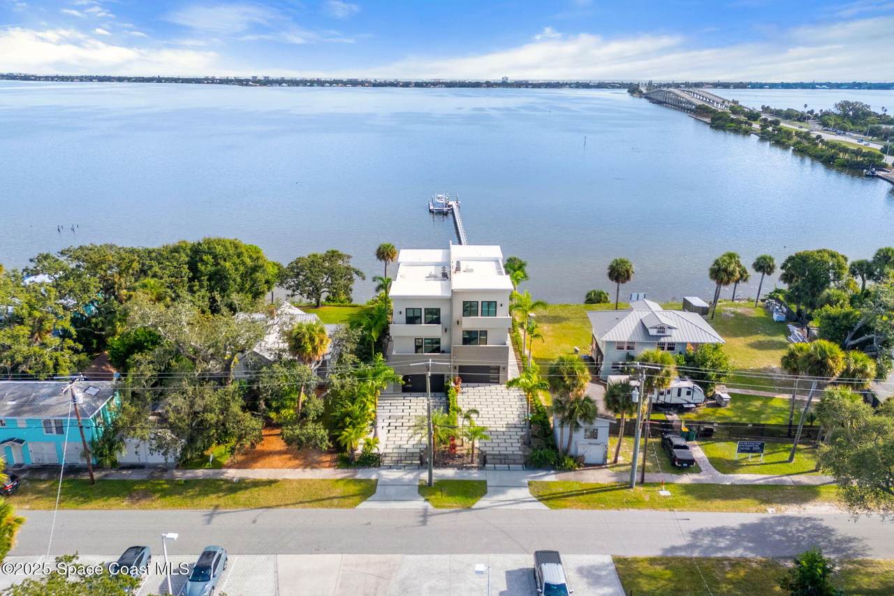 https://bt-photos.global.ssl.fastly.net/spacecoast/1280_boomver_1_1071329-2.jpg