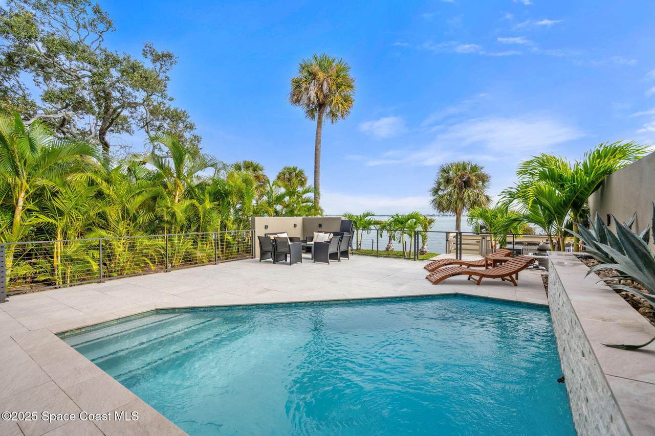 1807 Riverview Drive - Photo 1