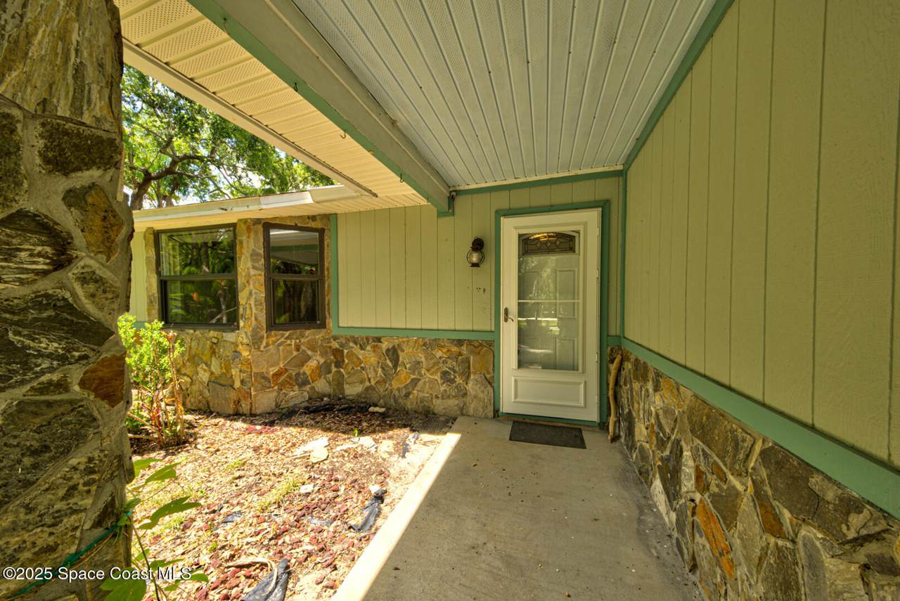 https://bt-photos.global.ssl.fastly.net/spacecoast/1280_boomver_1_1071342-2.jpg
