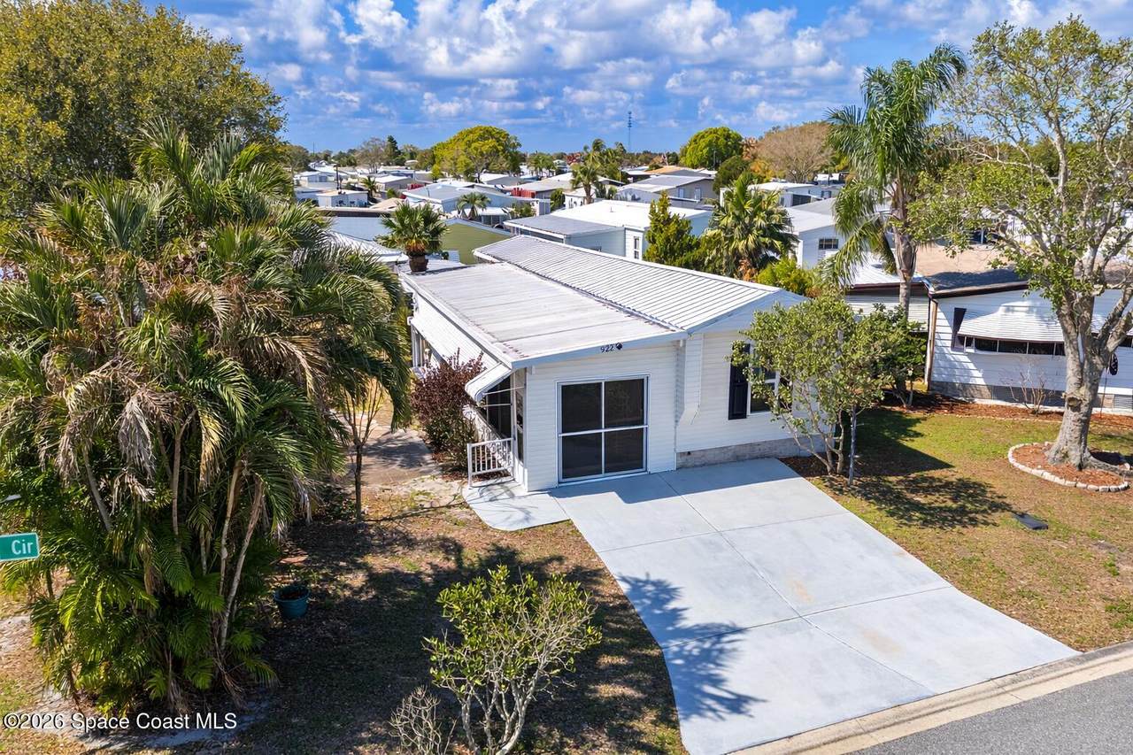 922 Bougainvillea Circle - Photo 1