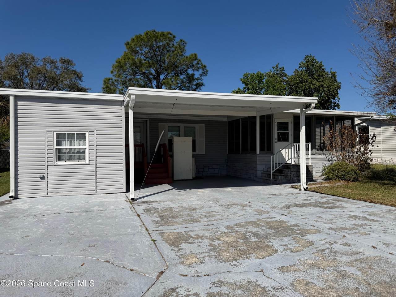194 Rosewood Drive - Photo 1