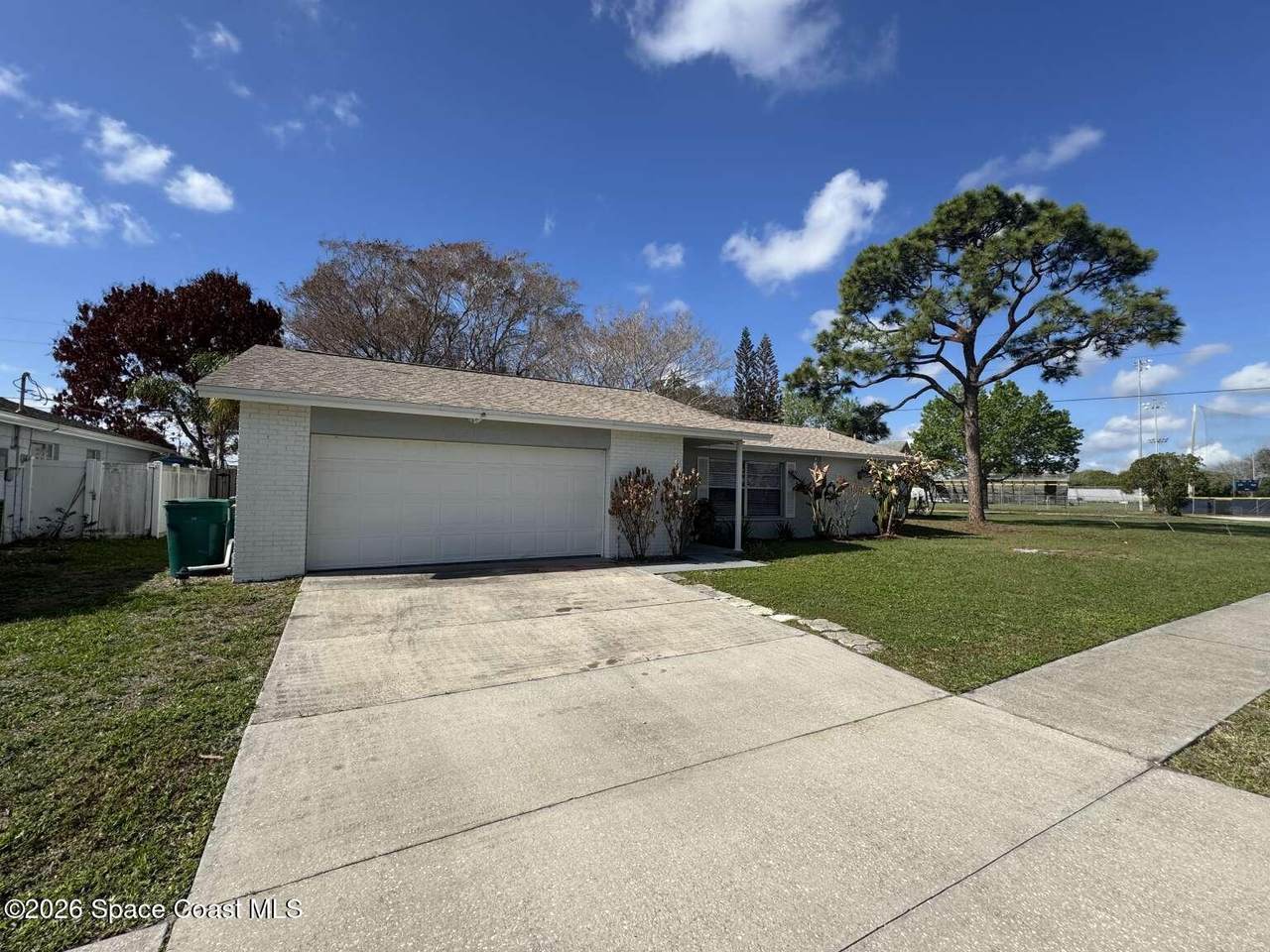 1583 White Cap Way - Photo 1