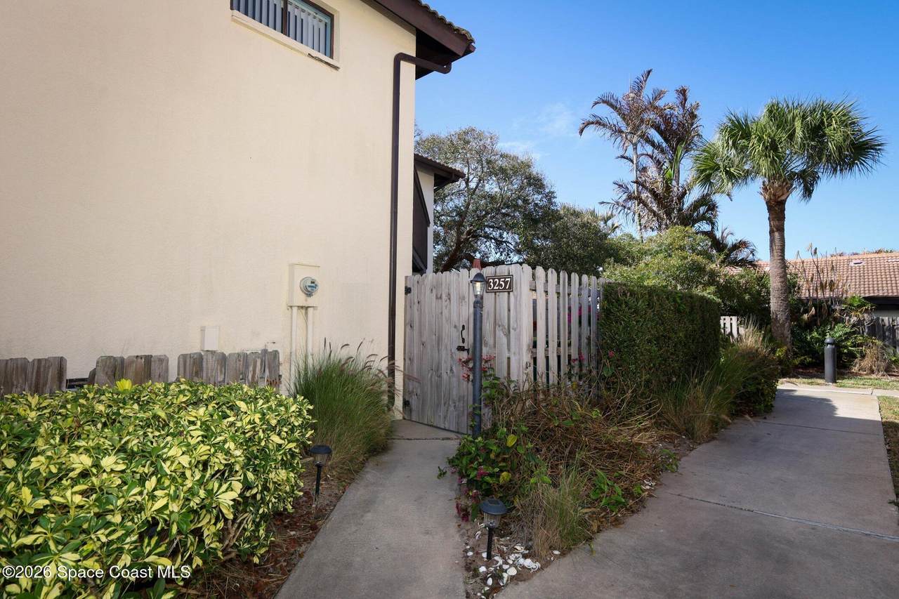 https://bt-photos.global.ssl.fastly.net/spacecoast/1280_boomver_1_1071871-2.jpg
