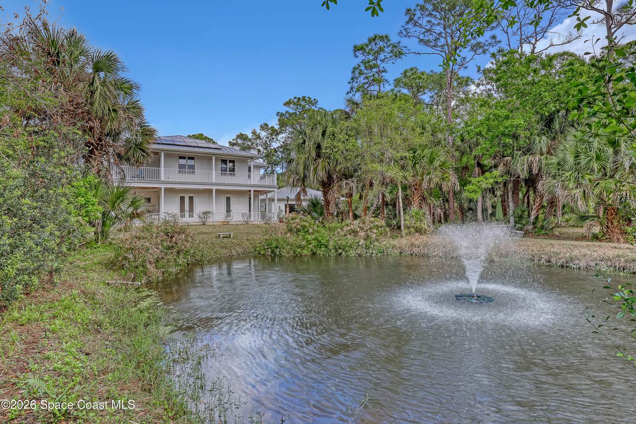 https://bt-photos.global.ssl.fastly.net/spacecoast/1280_boomver_1_1071896-2.jpg