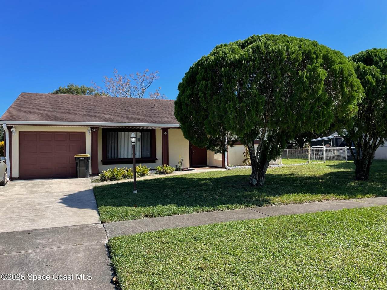 997 Mariposa Drive - Photo 1
