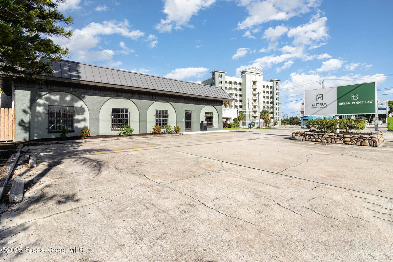 https://bt-photos.global.ssl.fastly.net/spacecoast/1280_boomver_1_1072212-2.jpg