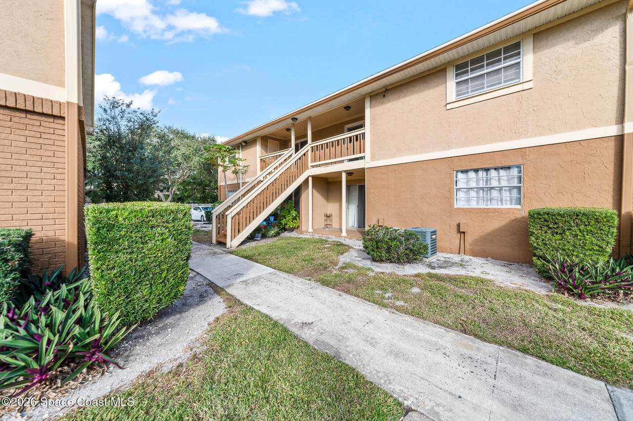225 Bristol Lane - Photo 1