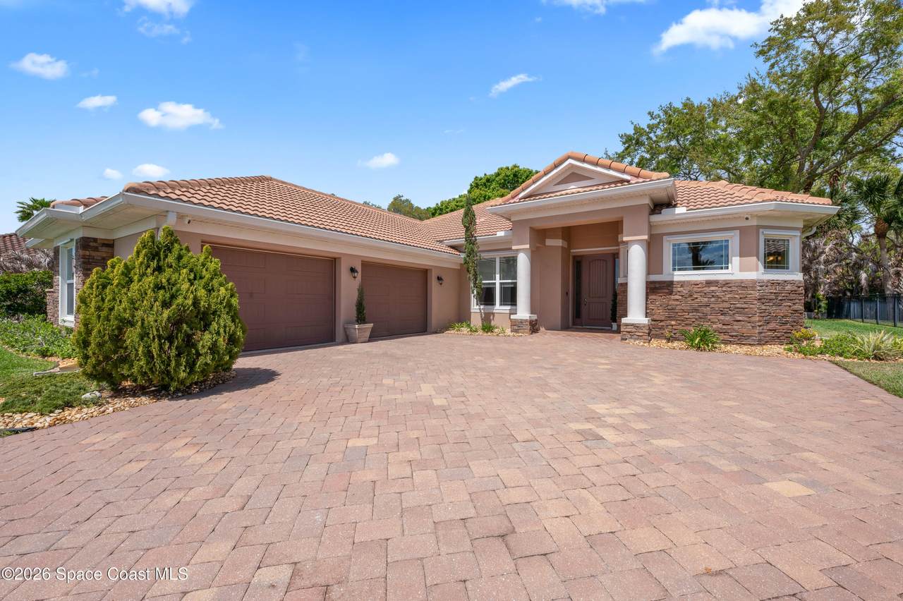 942 Casa Dolce Casa Circle - Photo 1