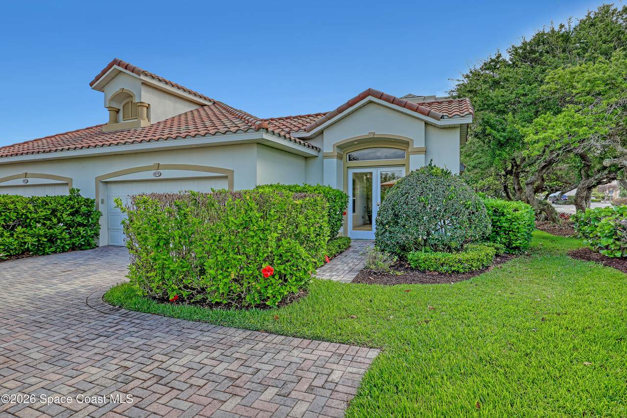 879 Aquarina Boulevard - Photo 1