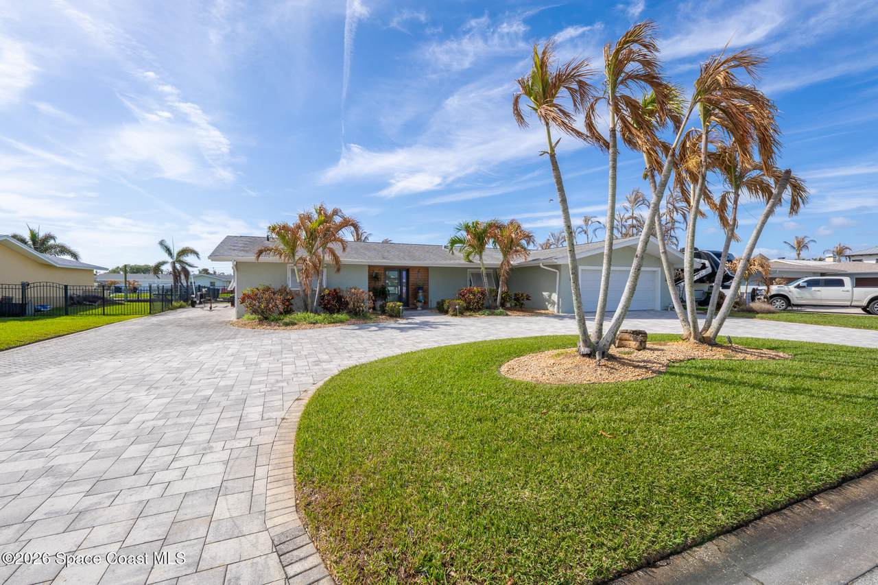 511 Eleuthera Lane - Photo 1