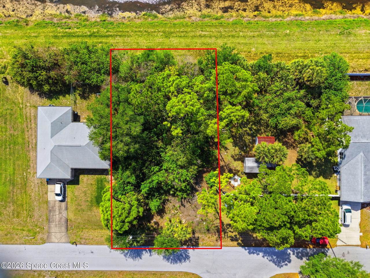 730 Gillen Avenue - Photo 1