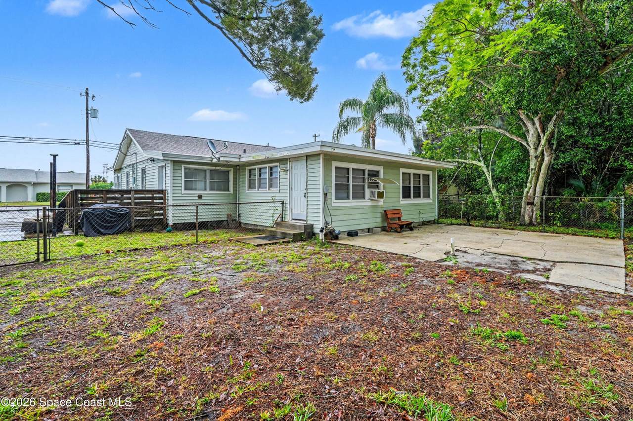 1708 Pine Street - Photo 1