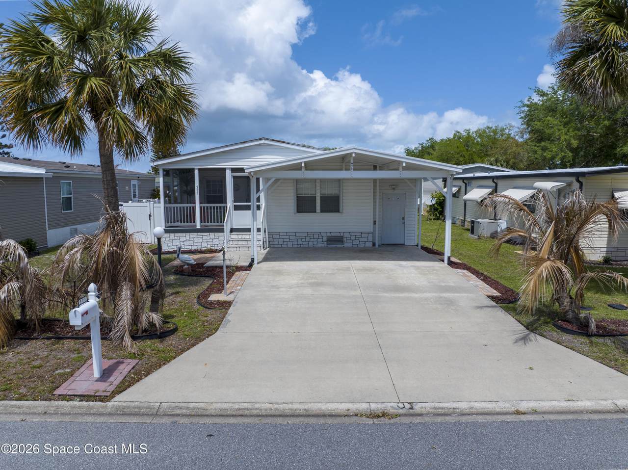 971 Laurel Circle - Photo 1