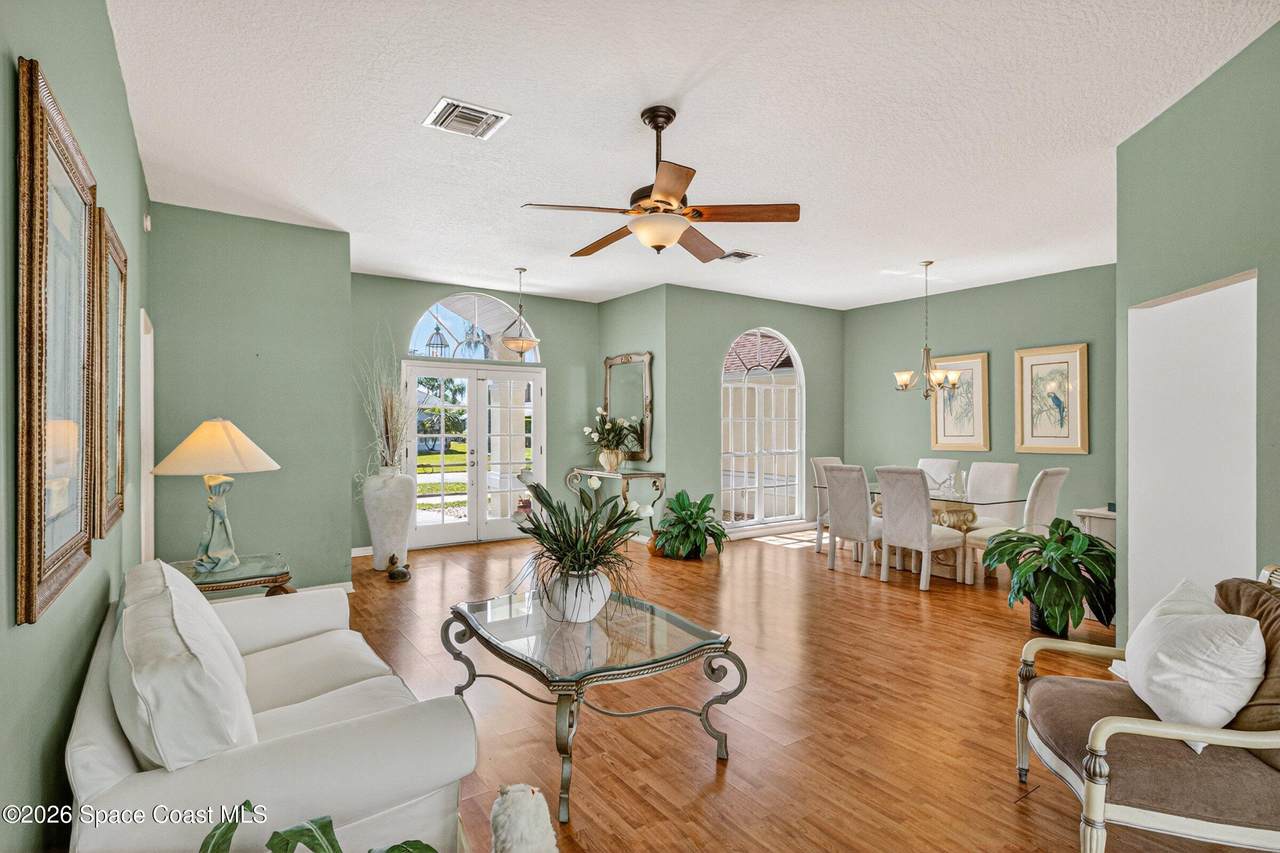 https://bt-photos.global.ssl.fastly.net/spacecoast/1280_boomver_1_1075213-2.jpg