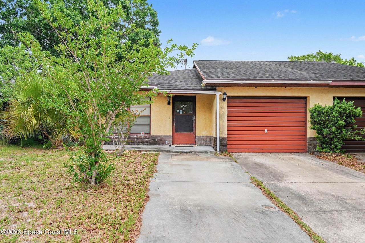 147 Towne Place - Photo 1