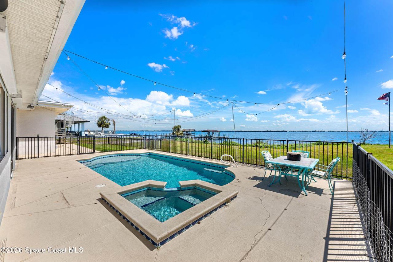 https://bt-photos.global.ssl.fastly.net/spacecoast/1280_boomver_1_1075553-2.jpg