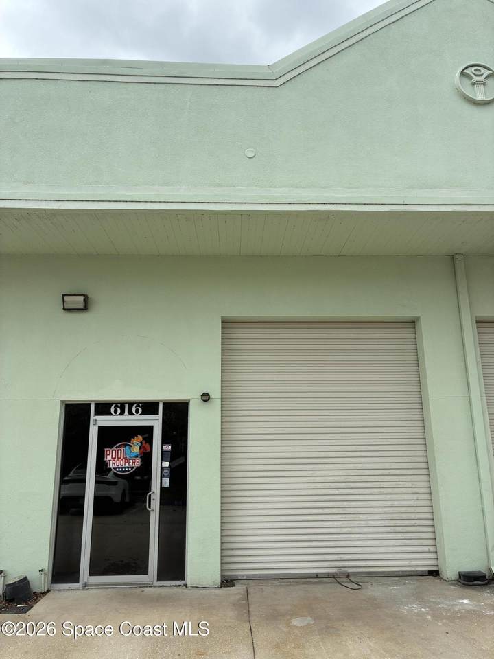 3860 Curtis Boulevard - Photo 1