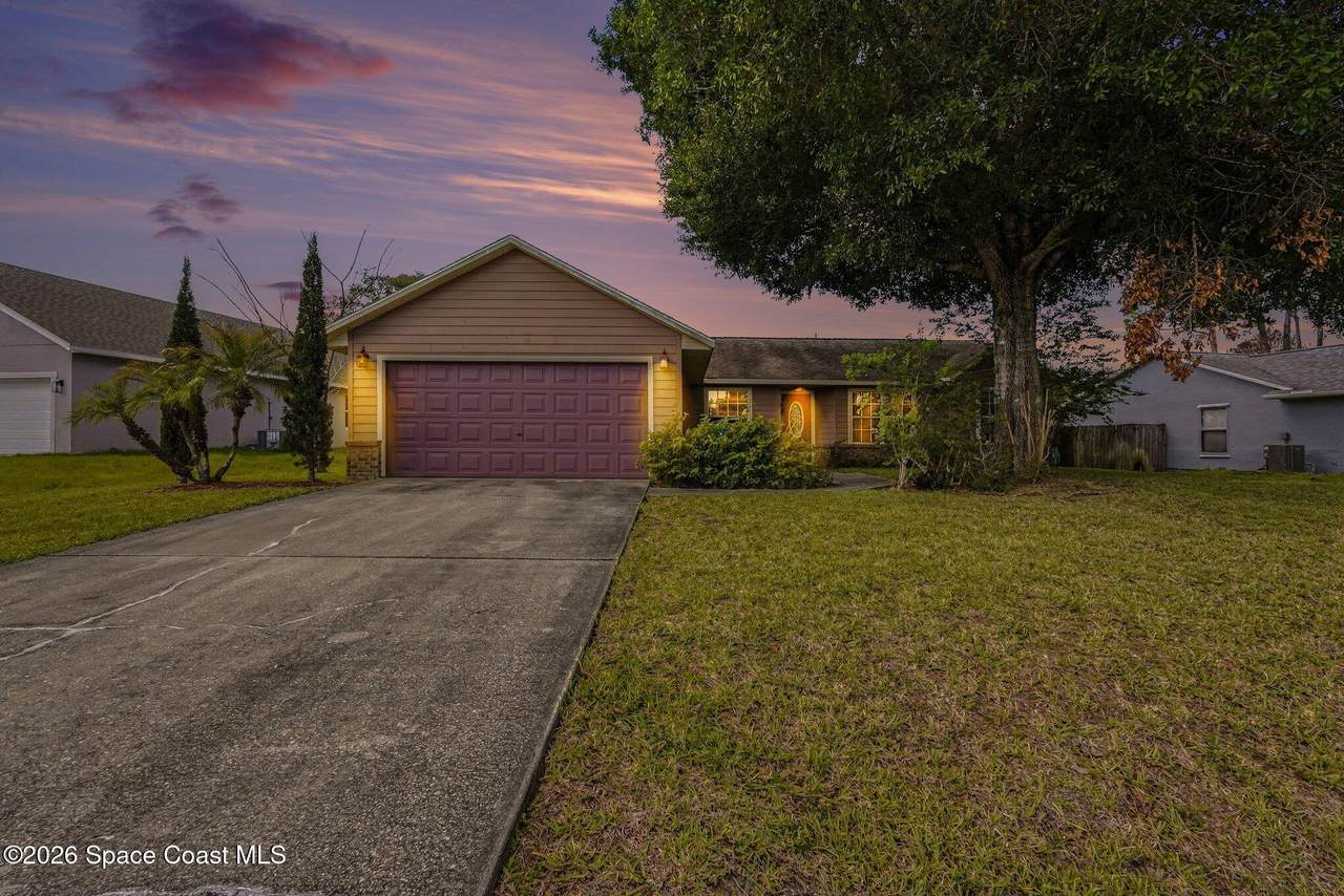 1554 Elmhurst Circle - Photo 1