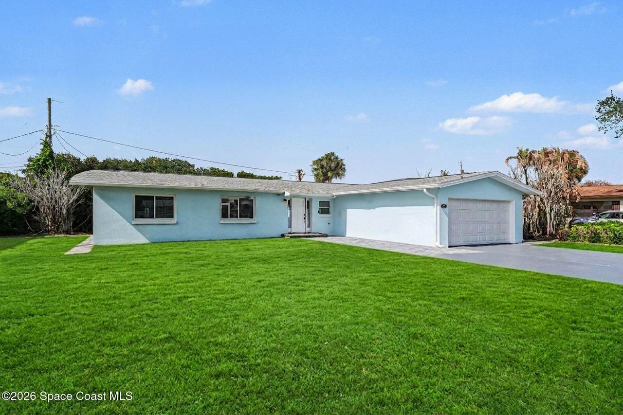 375 Cyprus Drive - Photo 1