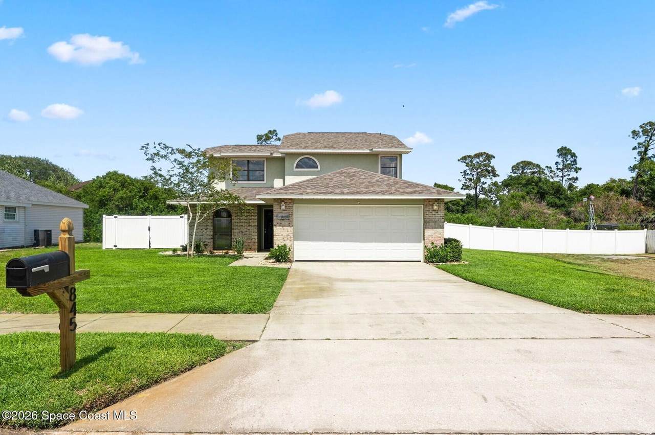 845 Trailwood Avenue - Photo 1