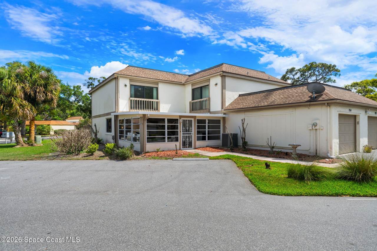 204 Country Club Drive - Photo 1