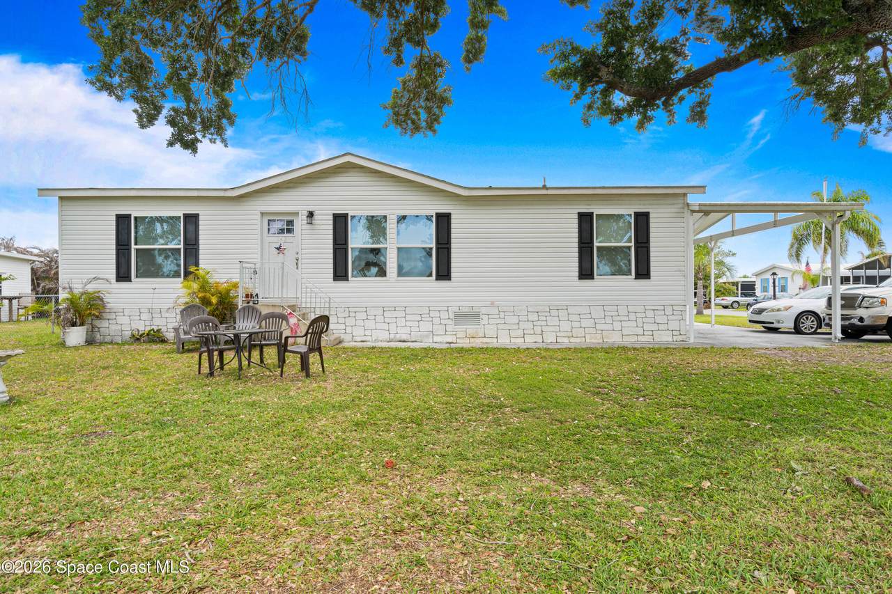 958 Pecan Circle - Photo 1