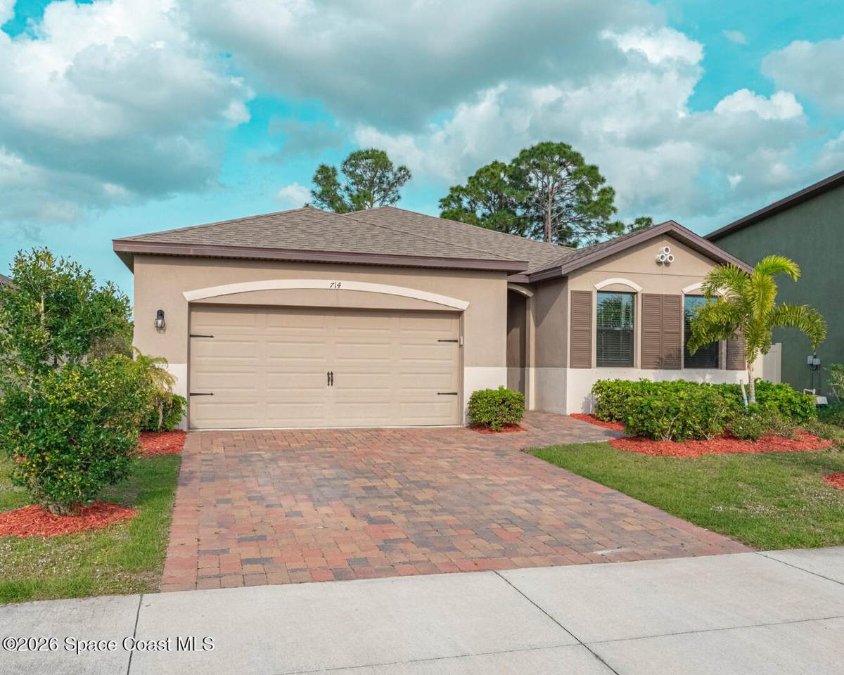 714 Old Country Road South - Photo 1