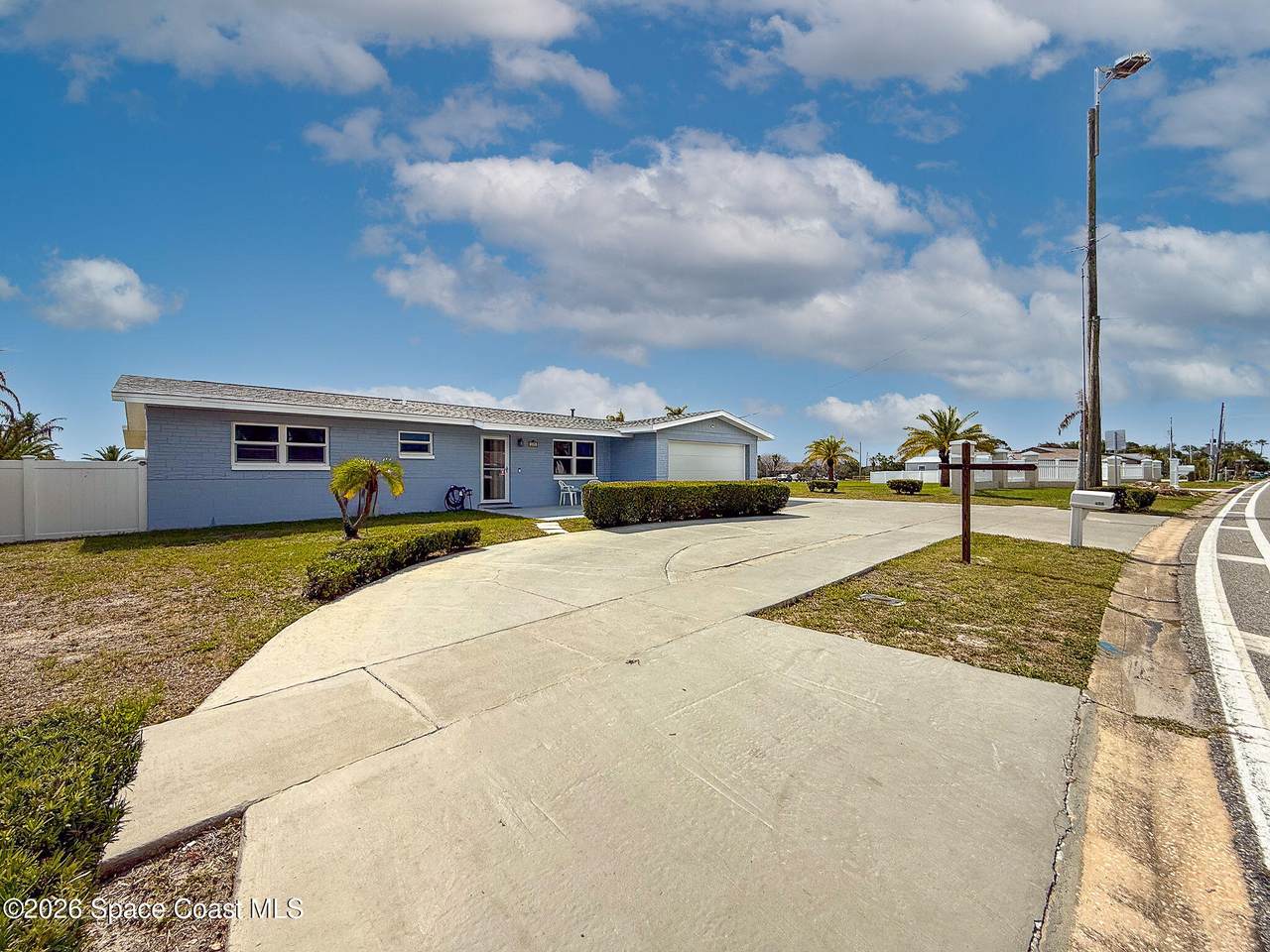 https://bt-photos.global.ssl.fastly.net/spacecoast/1280_boomver_1_1076522-2.jpg