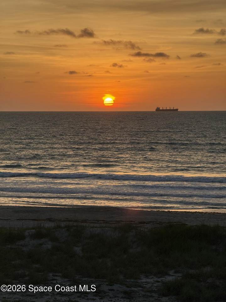https://bt-photos.global.ssl.fastly.net/spacecoast/1280_boomver_1_1076576-2.jpg