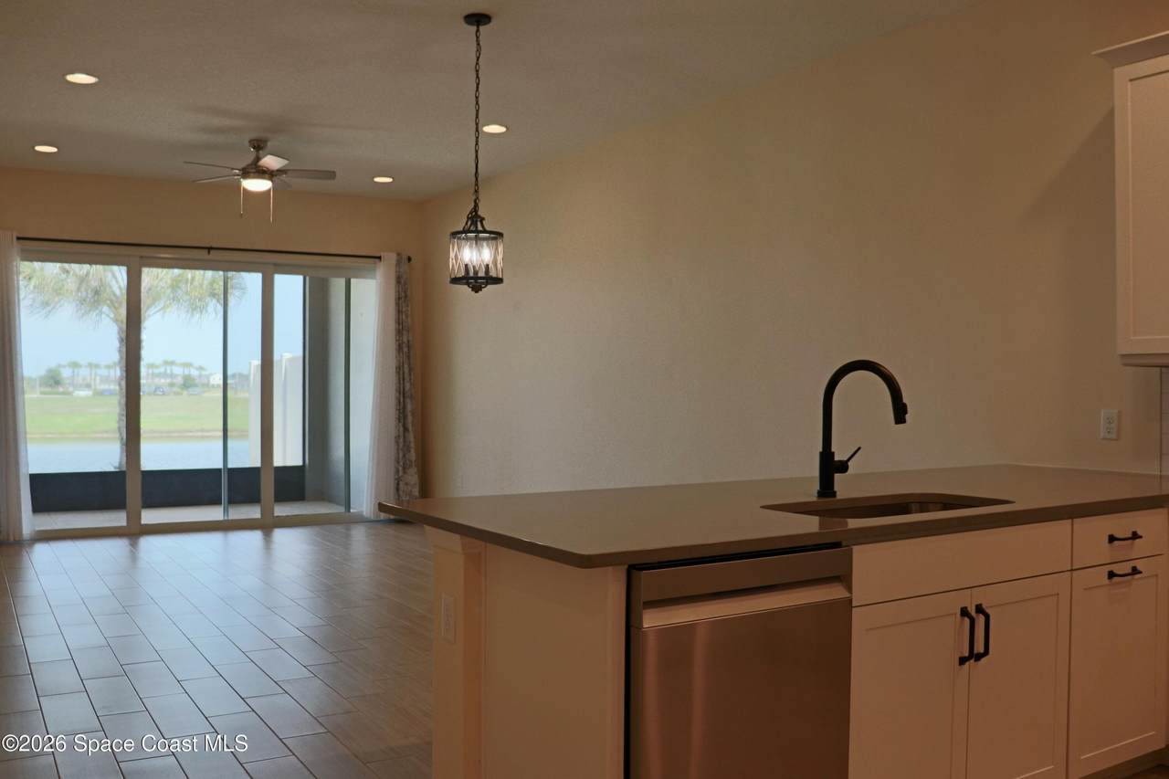 https://bt-photos.global.ssl.fastly.net/spacecoast/1280_boomver_1_1076653-2.jpg