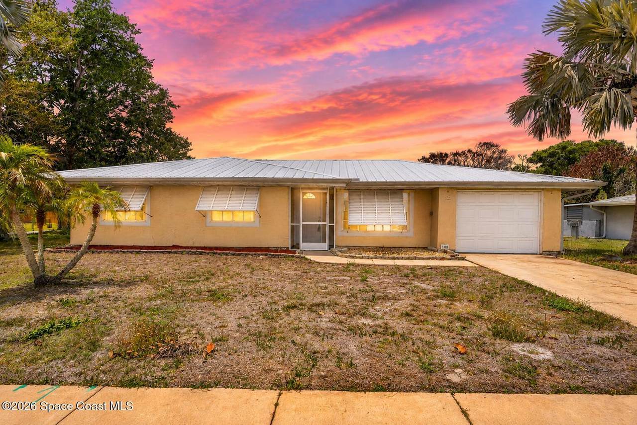 1340 Mariposa Drive - Photo 1