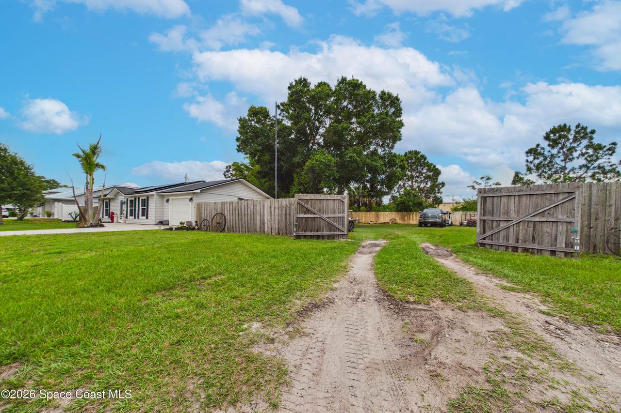 https://bt-photos.global.ssl.fastly.net/spacecoast/1280_boomver_1_1077389-2.jpg