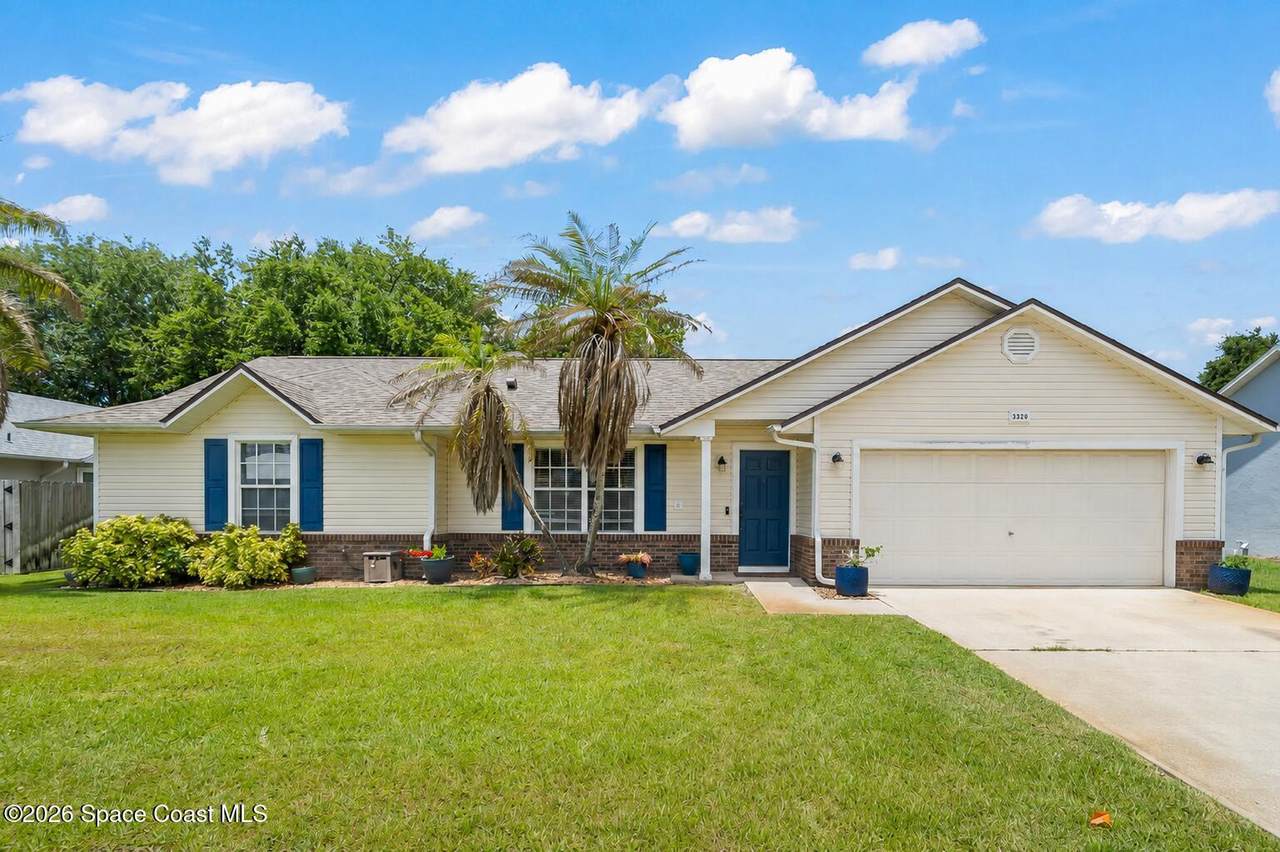 3320 Lakeview Circle - Photo 1