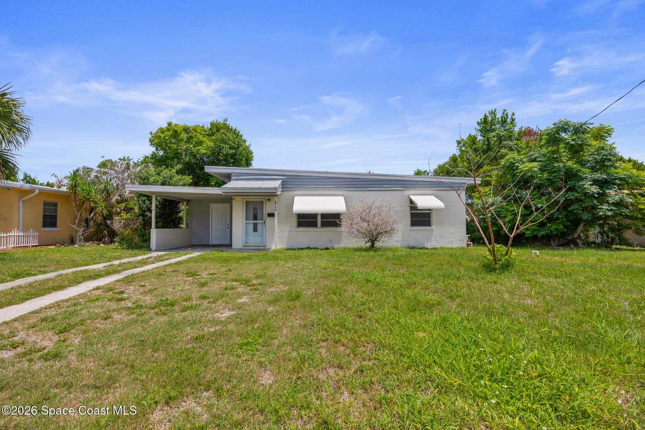 619 Camellia Drive - Photo 1
