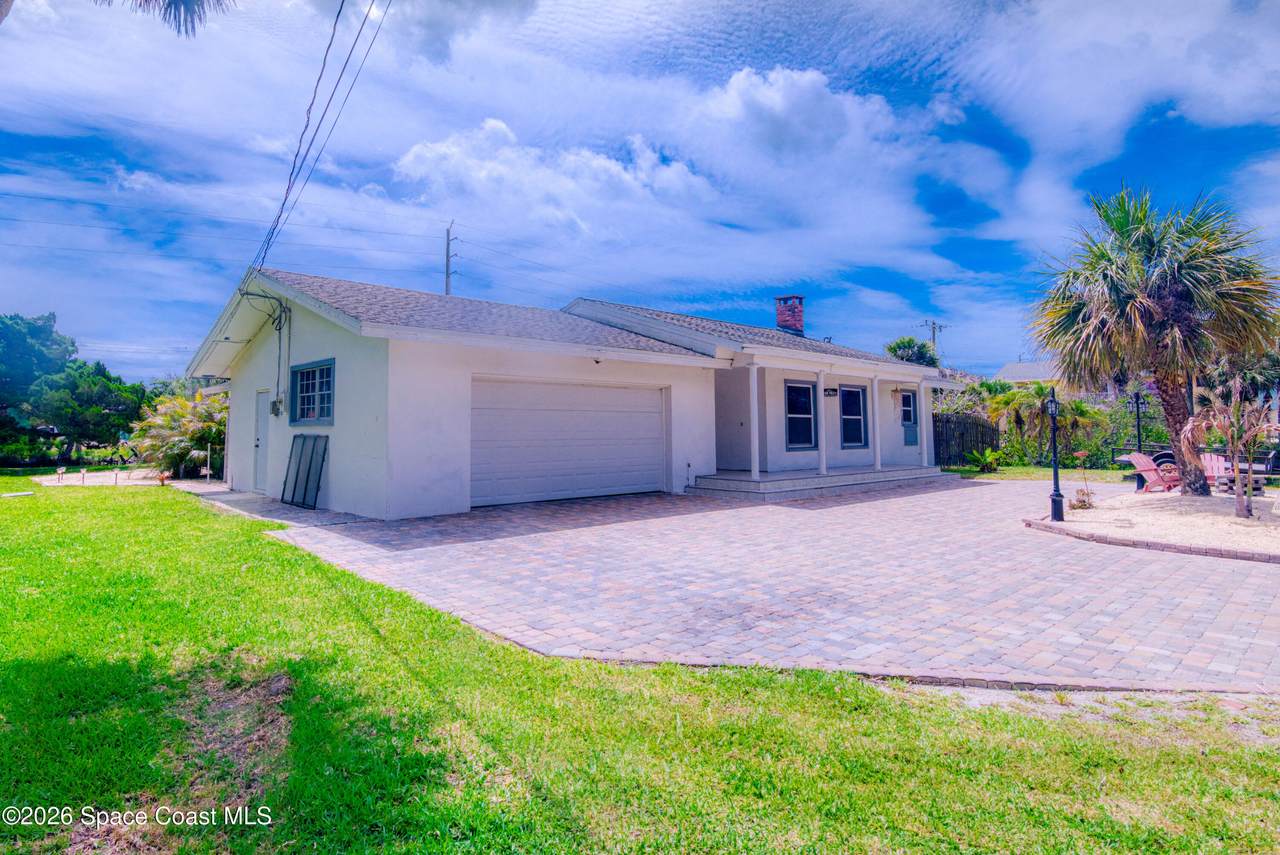 122 Sunset Drive - Photo 1