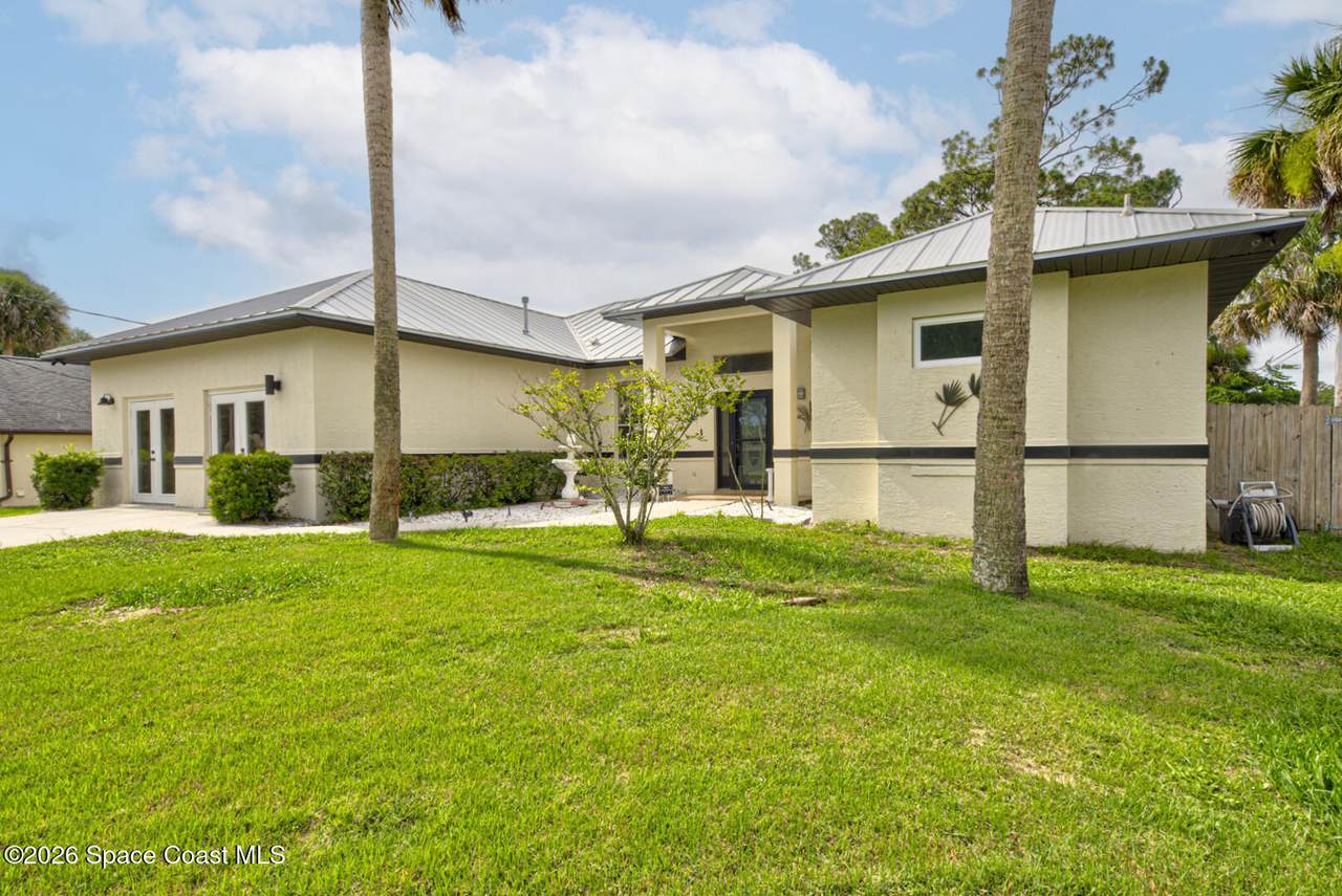 https://bt-photos.global.ssl.fastly.net/spacecoast/1280_boomver_1_1079159-2.jpg