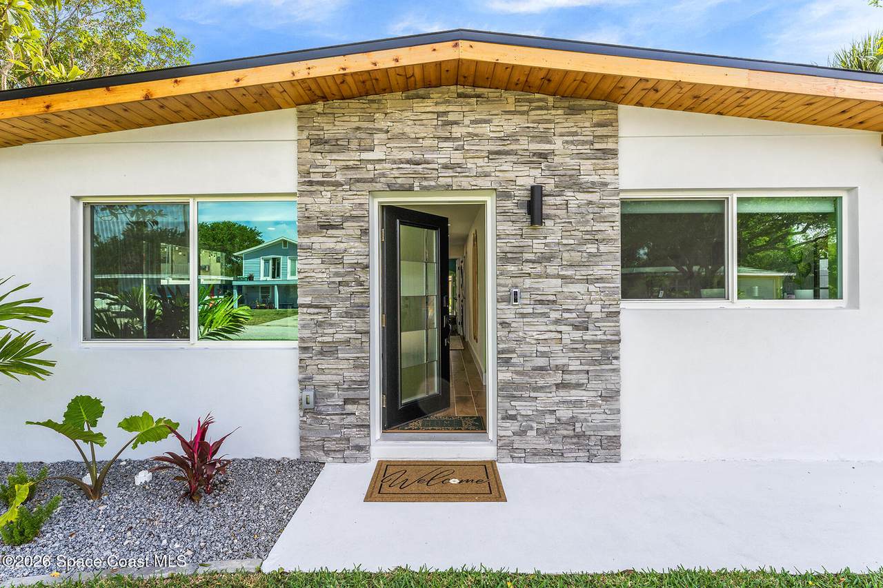 https://bt-photos.global.ssl.fastly.net/spacecoast/1280_boomver_1_1079383-2.jpg