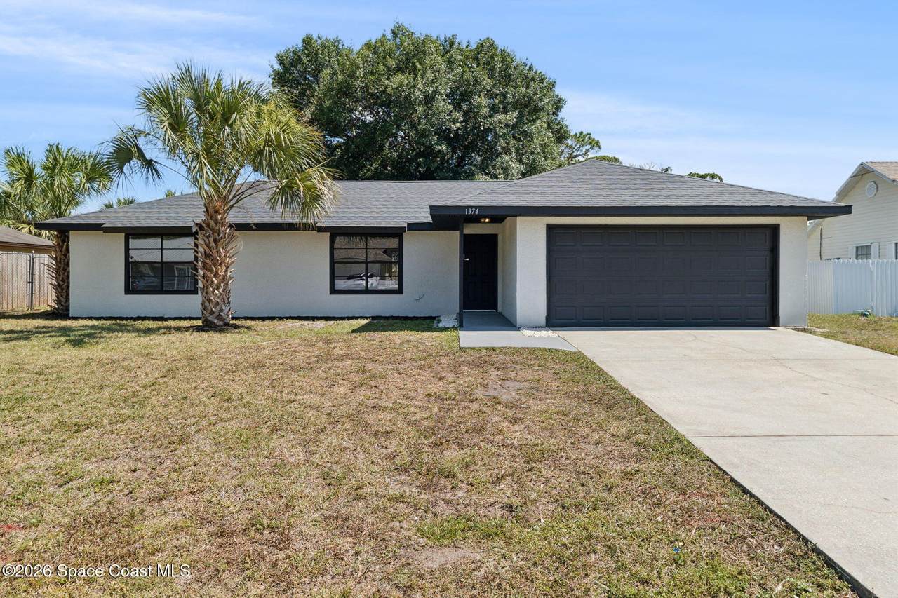 1374 Pakenham Street - Photo 1