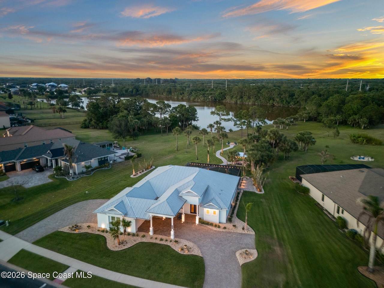 https://bt-photos.global.ssl.fastly.net/spacecoast/1280_boomver_1_1080021-2.jpg