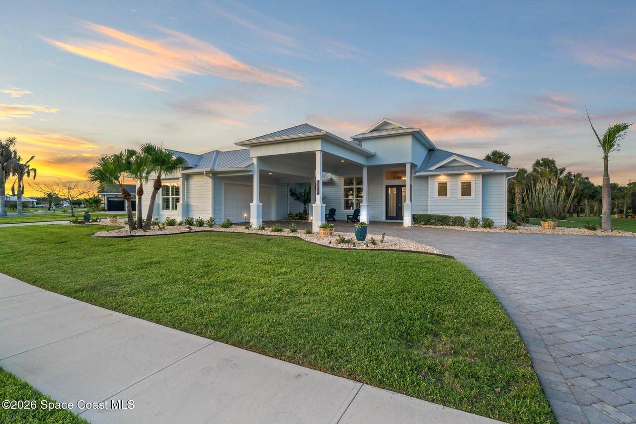 https://bt-photos.global.ssl.fastly.net/spacecoast/1280_boomver_1_1080021-2.jpg